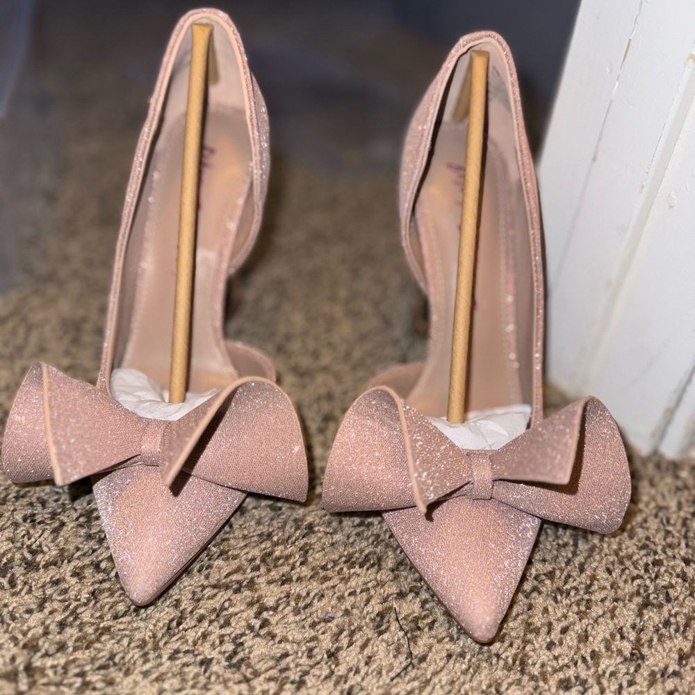Elegant Bow-Embellished Women's Heels